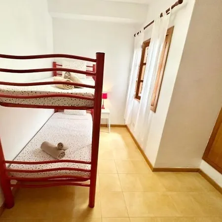 Lima Limon By The Sea, 2 Bedrooms, Central, High Speed Internet, Desk Lejlighed